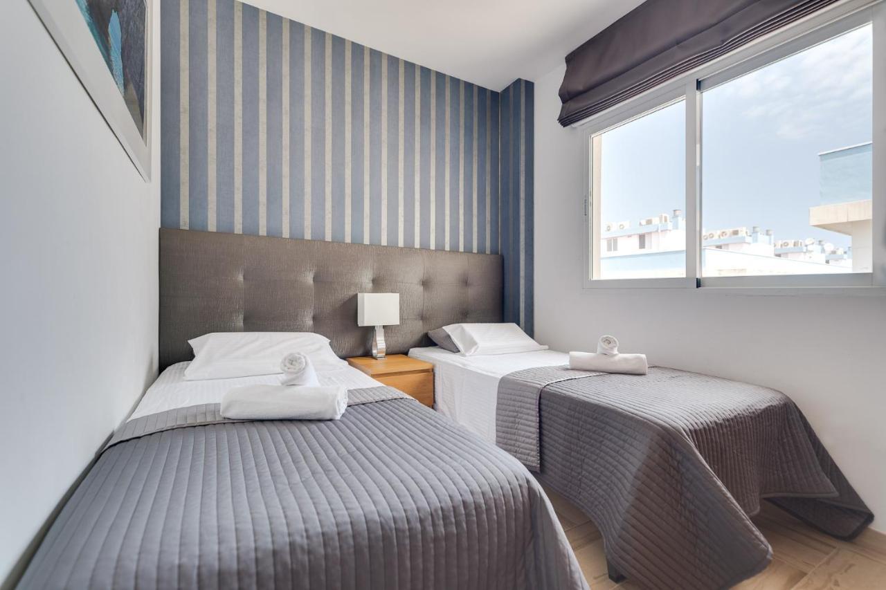 Doris Apartment กันดิอา ภายนอก รูปภาพ